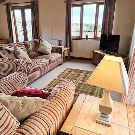 Vila Lomond 5 With Private Hot Tub - Fife - Loch Leven - Lomond Hills - Pet Friendly Kelty Exteriér fotografie