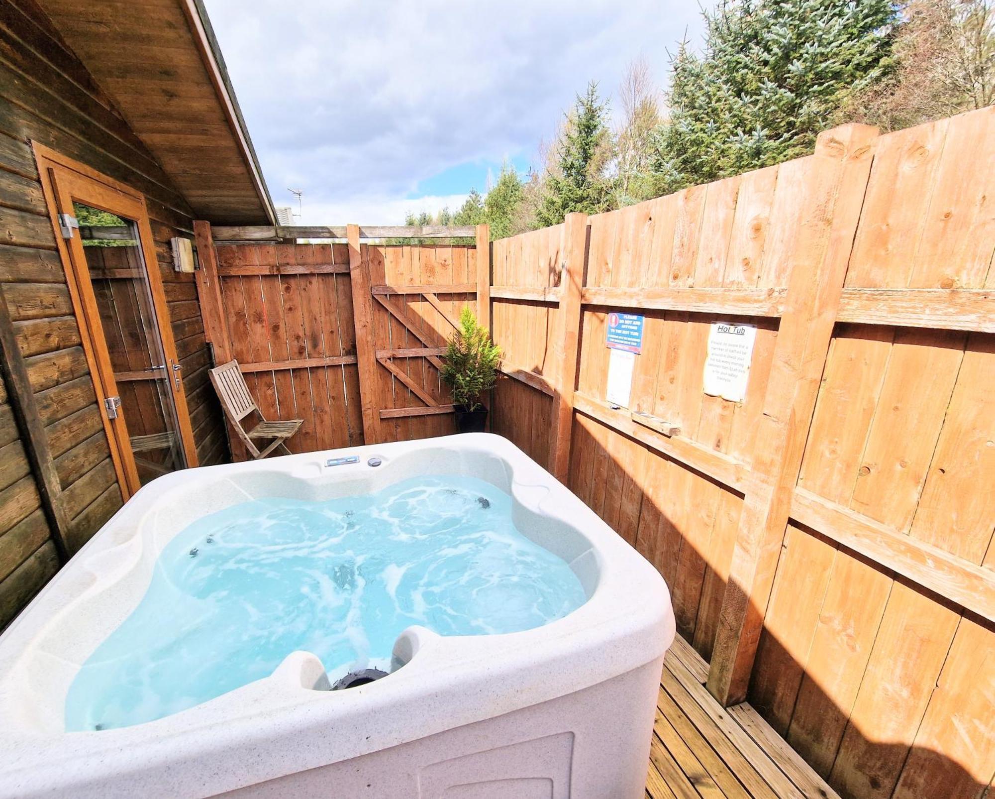 Vila Lomond 5 With Private Hot Tub - Fife - Loch Leven - Lomond Hills - Pet Friendly Kelty Exteriér fotografie