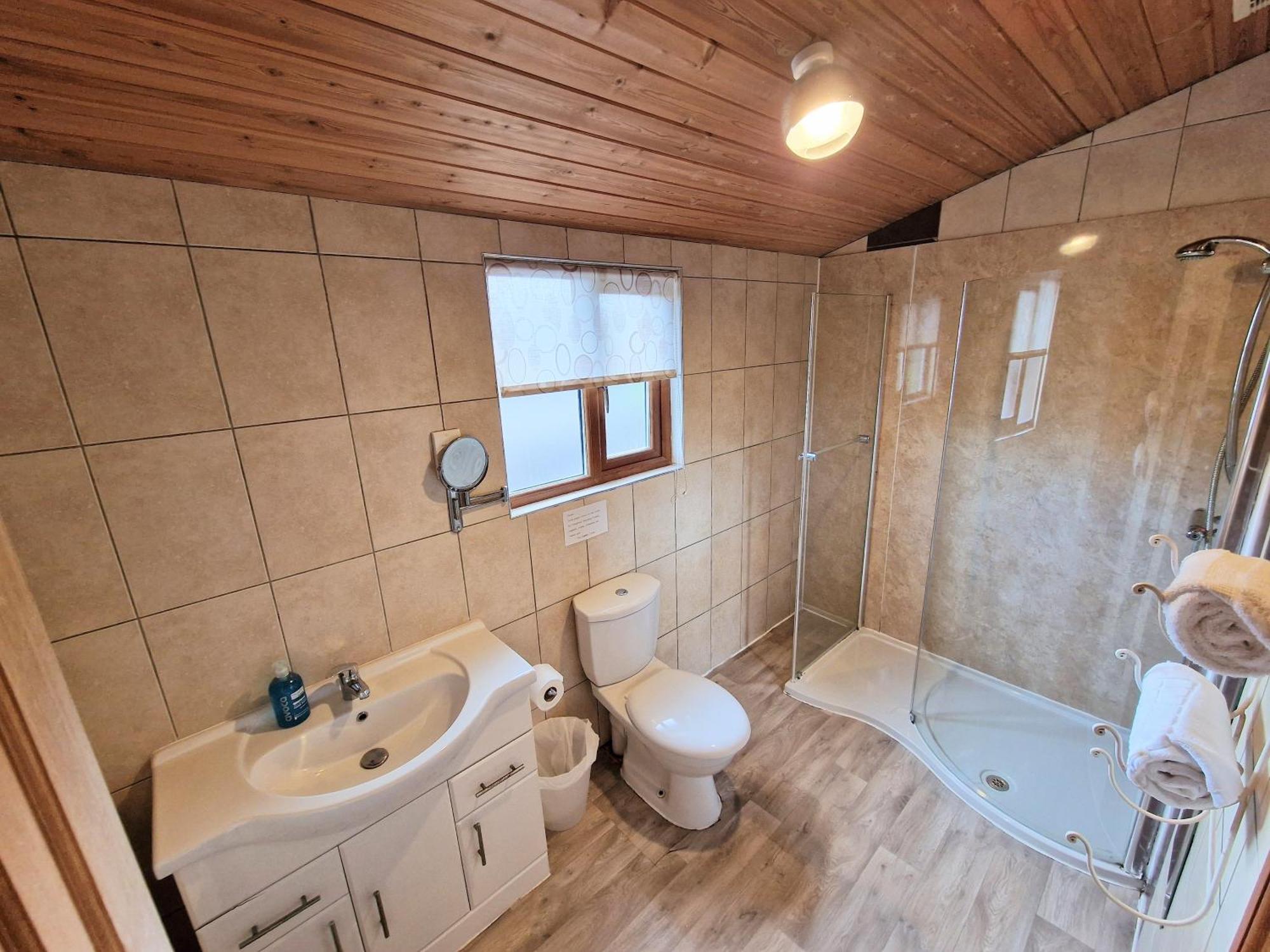 Vila Lomond 5 With Private Hot Tub - Fife - Loch Leven - Lomond Hills - Pet Friendly Kelty Exteriér fotografie