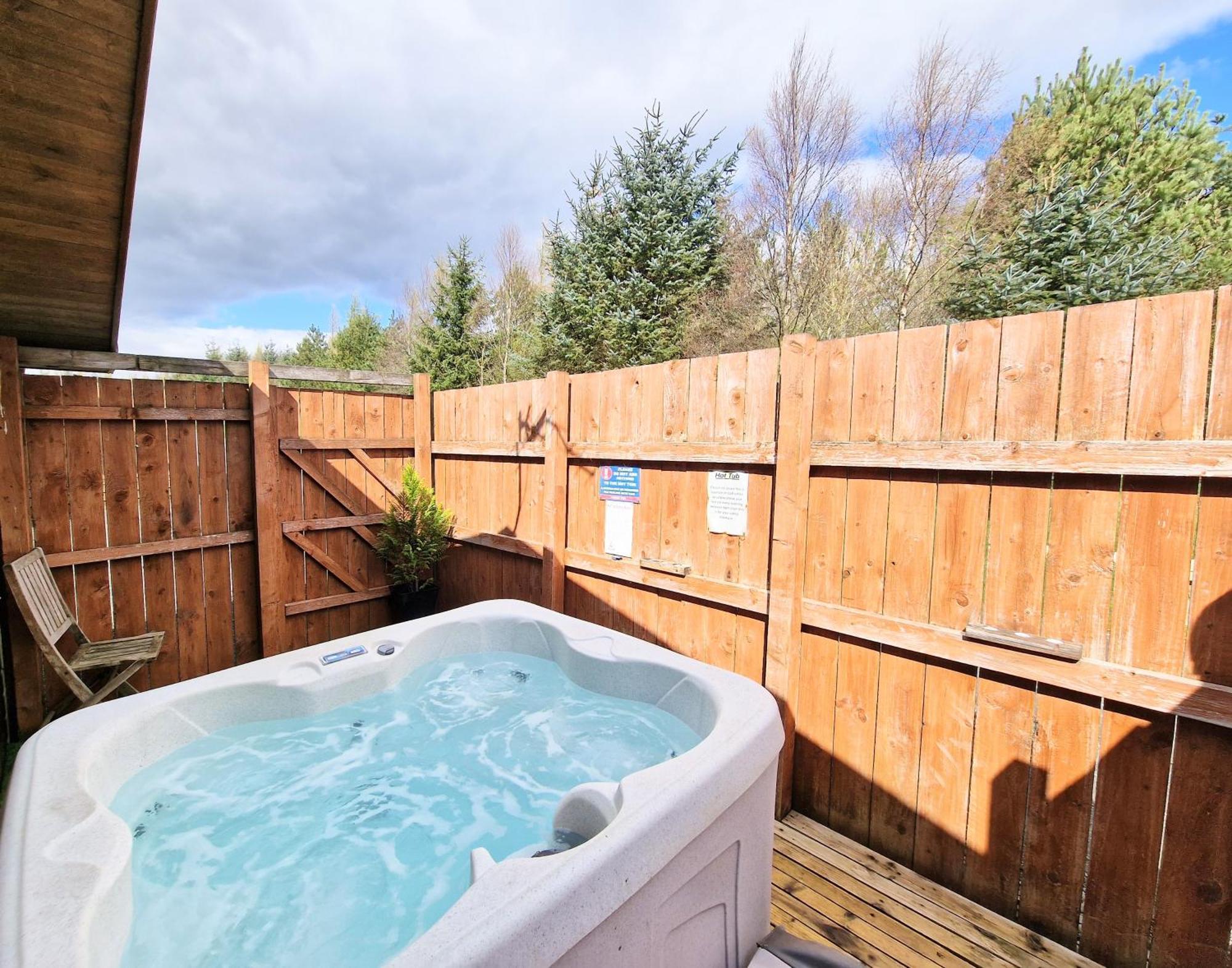 Vila Lomond 5 With Private Hot Tub - Fife - Loch Leven - Lomond Hills - Pet Friendly Kelty Exteriér fotografie