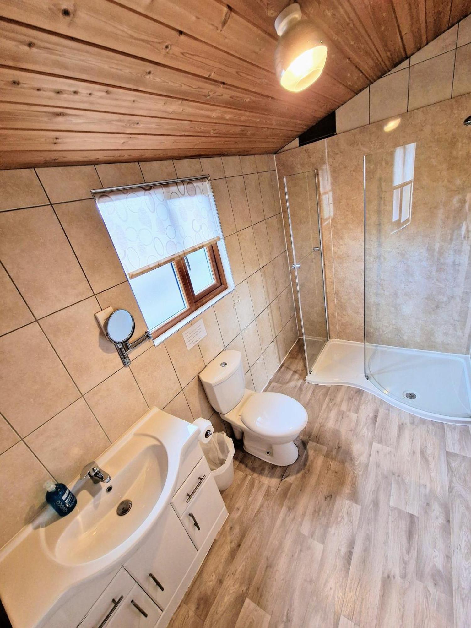 Vila Lomond 5 With Private Hot Tub - Fife - Loch Leven - Lomond Hills - Pet Friendly Kelty Exteriér fotografie